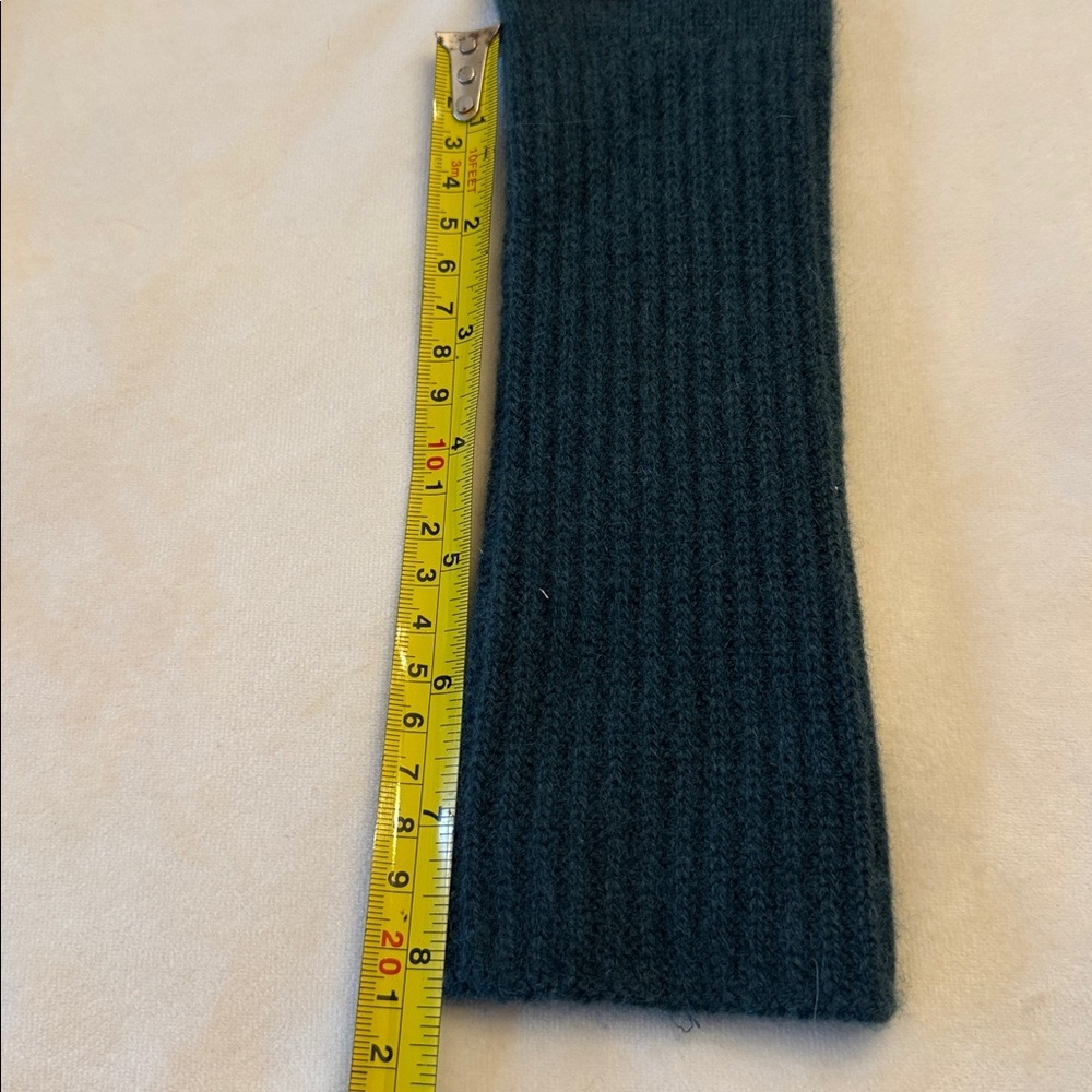 Like new! L.L. Bean Cashmere Beanie and Gloves Set - Picture 10 of 10